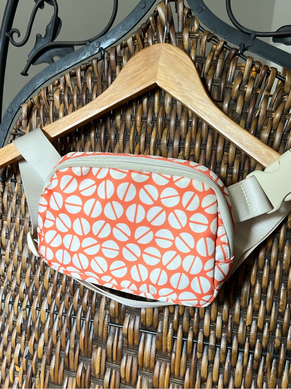 GOGO Fanny Pack Patterned Bag - Picture 2 of 5